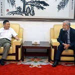 Беседа с Президентом Народного издательства Гуан Шуяном
